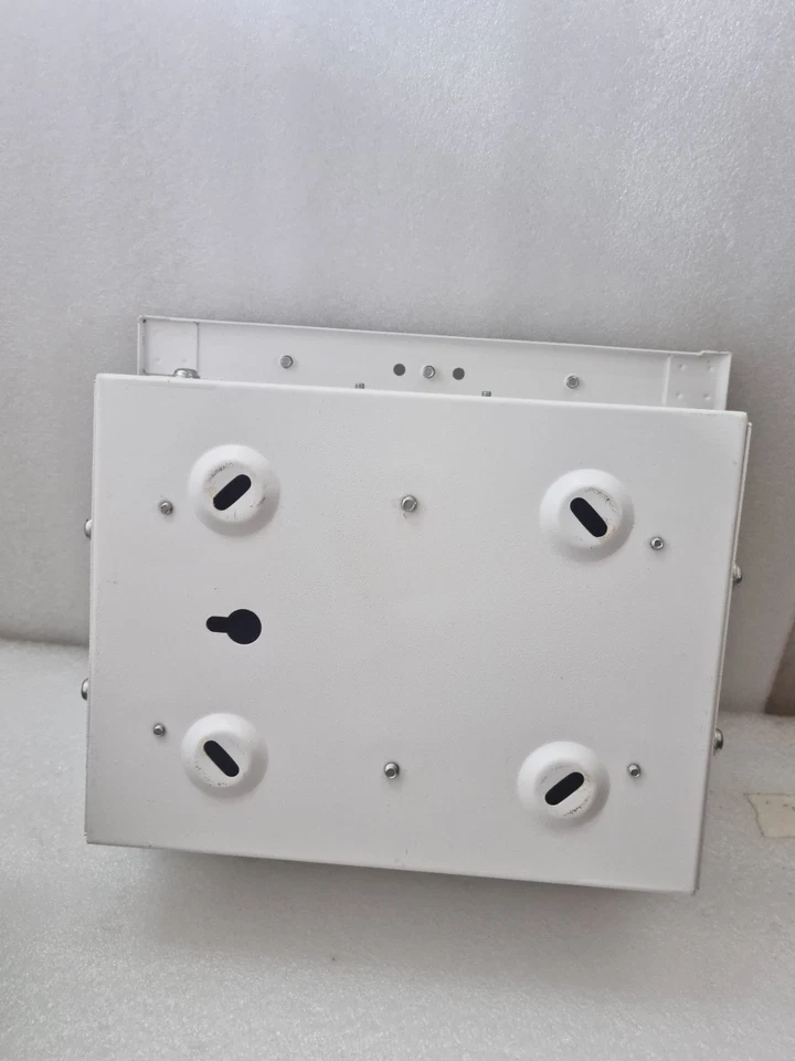 Schneider Electric A9HESN04 4 Module Metal Distribution Board New